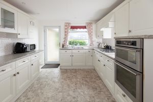 7 French Mill Rise_Kitchen / Breakfast Room - click for photo gallery